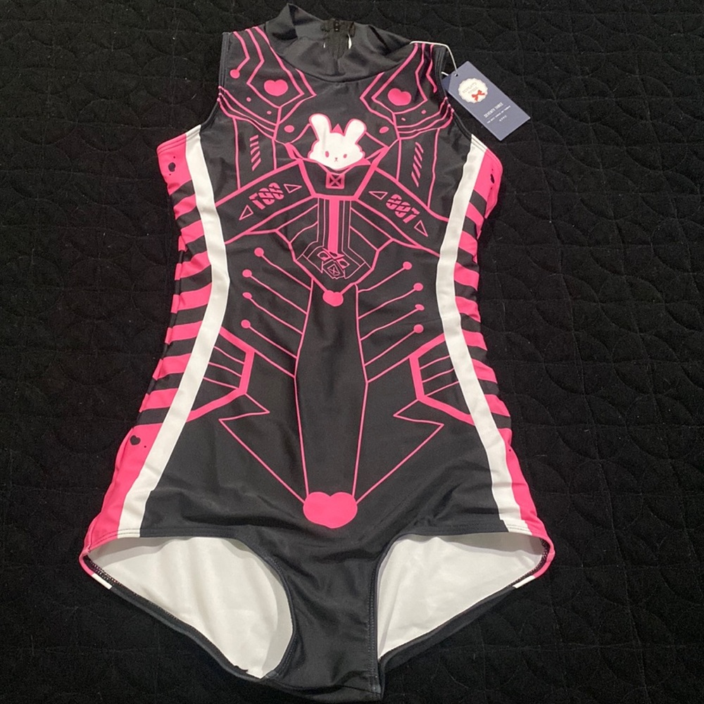 Overwatch swimsuit cosplay